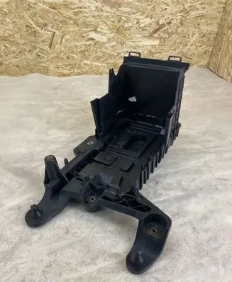 Volkswagen PASSAT B7 Battery tray 1K0915333 1k0915325b