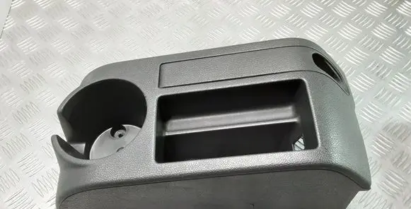 Cup holder front
