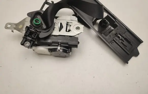 Mercedes-Benz ML W166 Front seatbelt A1668603886