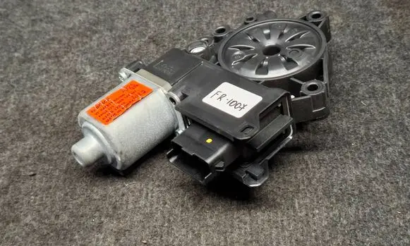 Hyundai i40 Rear door window regulator motor 834603Z010 83460-3Z010