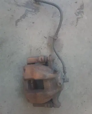 Honda CR-V Front brake caliper