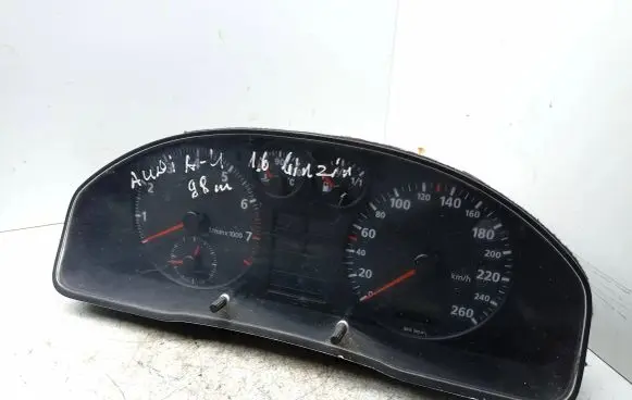 Audi A4 S4 B5 8D Speedometer (instrument cluster)