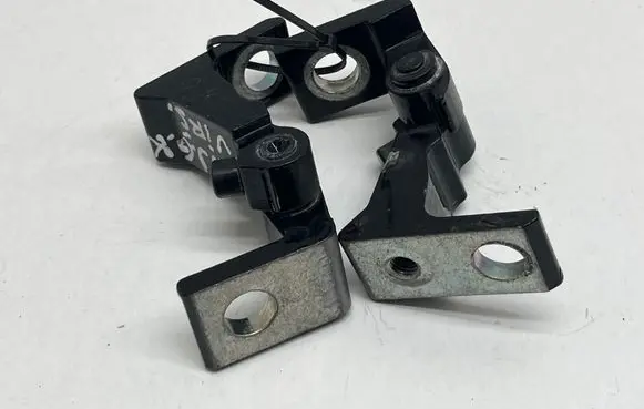 Porsche Cayenne (92A) Rear door hinge set 8K0831401