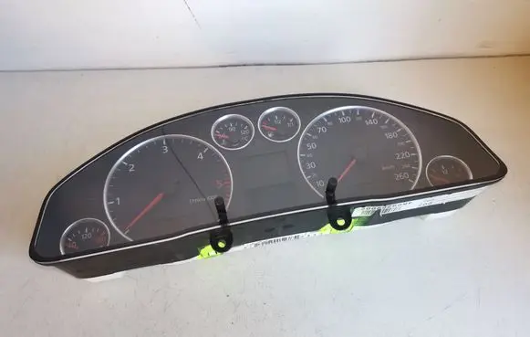 Audi A6 S6 C5 4B Speedometer (instrument cluster) 4B0920900Q