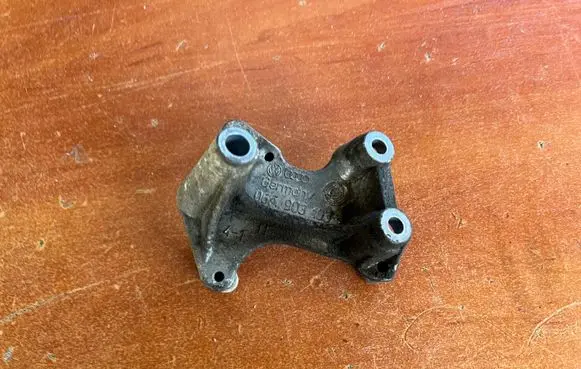 Seat Altea Engine mounting bracket 06A903103