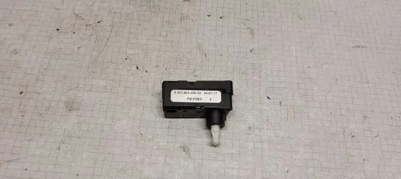 Opel Zafira B Headlight level adjustment motor 030785330603