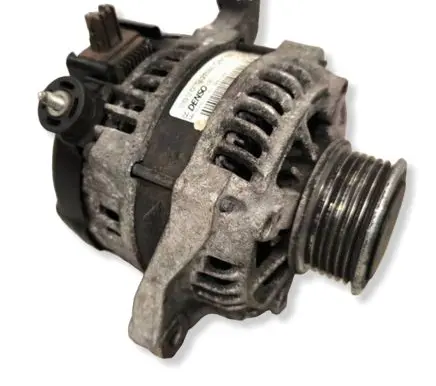 Toyota Yaris Generator/alternator 270600N100