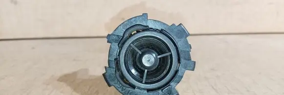 Front door high frequency speaker