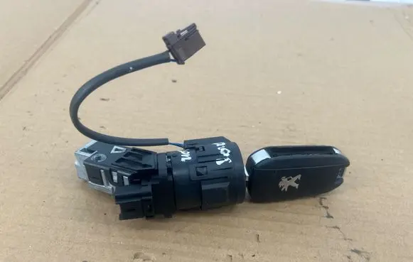 Peugeot 2008 I Ignition lock 9663123380 9674001080 201222