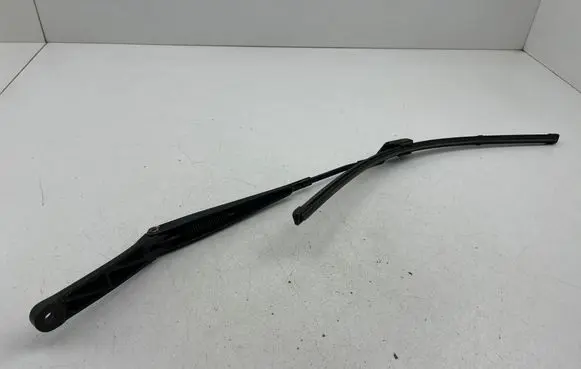 Volkswagen Golf V Windshield/front glass wiper blade 