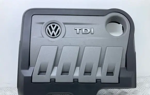 Volkswagen Tiguan Engine cover (trim) 03L103925R