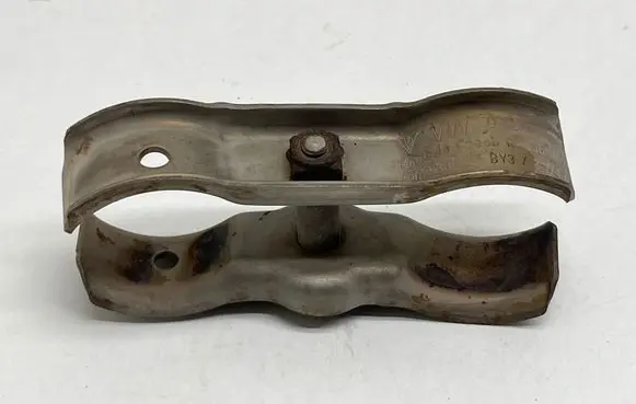 Porsche Cayenne (92A) Muffler mount bracket/holder 7P0253309