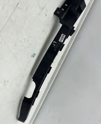 Opel Insignia A Front bumper mounting bracket 13250570