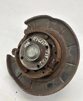 Peugeot 406 Rear wheel hub