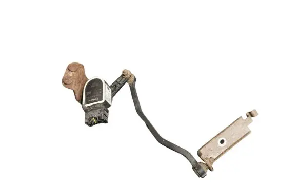 Headlight/headlamp level sensor