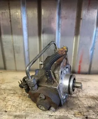 Toyota Avensis T250 Fuel injection high pressure pump 221000r010