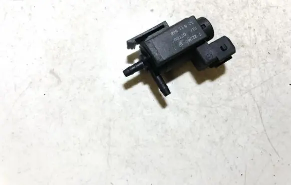 Volvo S60 Turbo solenoid valve 30611668 72224010