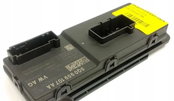 Volkswagen PASSAT B8 Other control units/modules 5Q0959107AA
