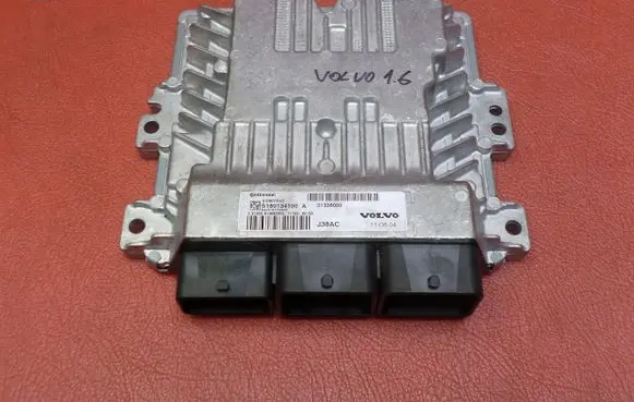 Volvo V50 Engine control unit/module 31336000 S180134100A
