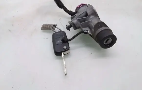 Volkswagen Transporter - Caravelle T5 Ignition lock 4B0905851C