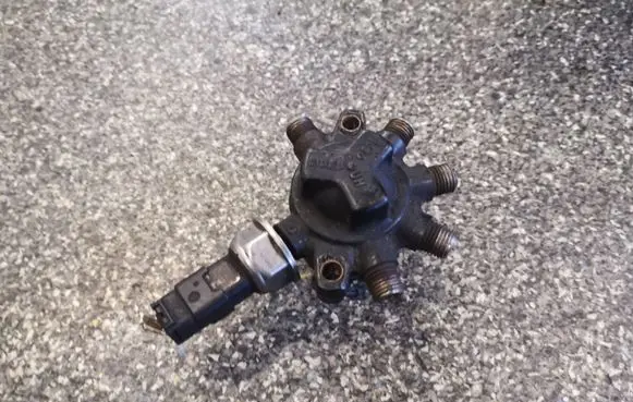 Fuel main line pipe