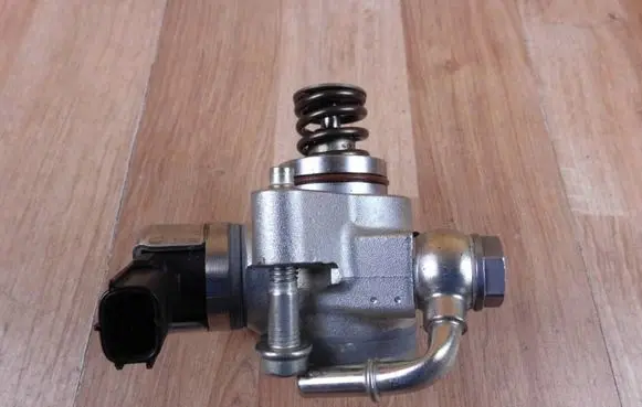 Mazda CX-5 II Mechanical fuel pump PYNM203F0