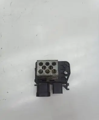 Peugeot 307 Coolant fan relay 9830143880 F2182016