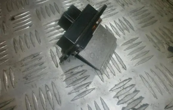Mazda 626 Heater blower motor/fan resistor HB1516GA5RA 2l14