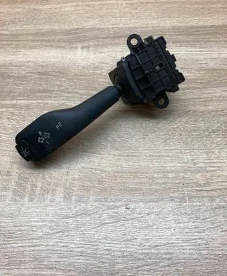 BMW 5 E39 Indicator stalk 8363668 01104010