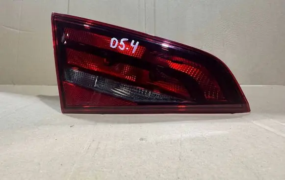 Audi A3 S3 8V Tailgate rear/tail lights 8V4945093
