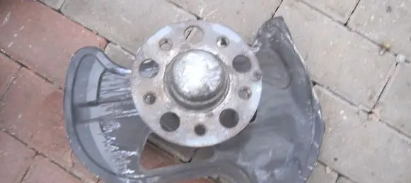 Mercedes-Benz C W204 Front wheel hub spindle knuckle 20401