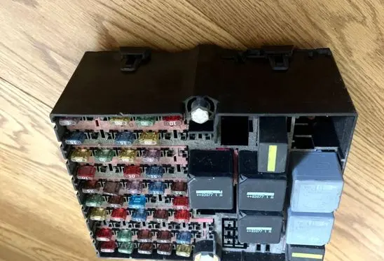 Ford Fusion Fuse box set 2N1T14401BEJ 11397422000