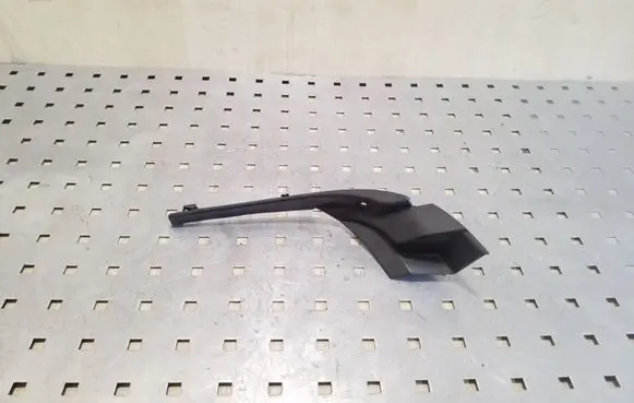 Mazda 5 Windshield trim