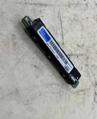 Volkswagen Golf VII Rear glass lock/latch Z669 8X4035225E
