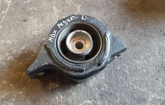 Acura MDX II Rear differential mounting bracket 