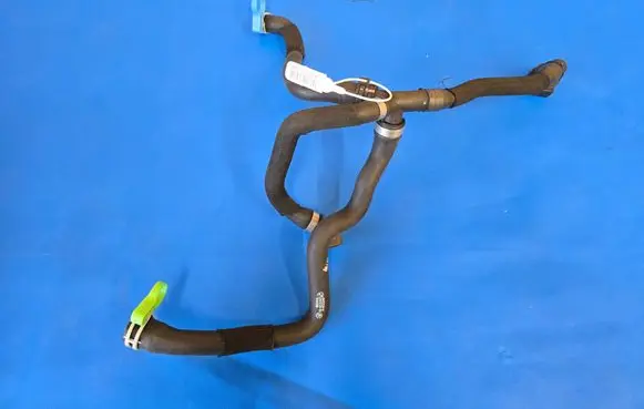 BMW 2 F45 Engine coolant pipe/hose 8475728