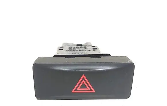 Nissan X-Trail T31 Hazard light switch 06016