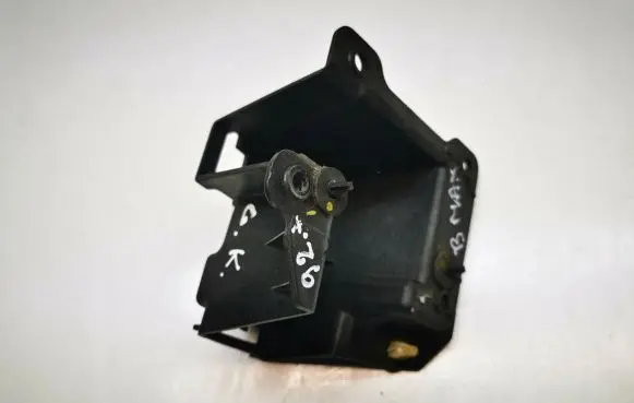 Ford B-MAX Rear bumper mounting bracket AV1117A882AB
