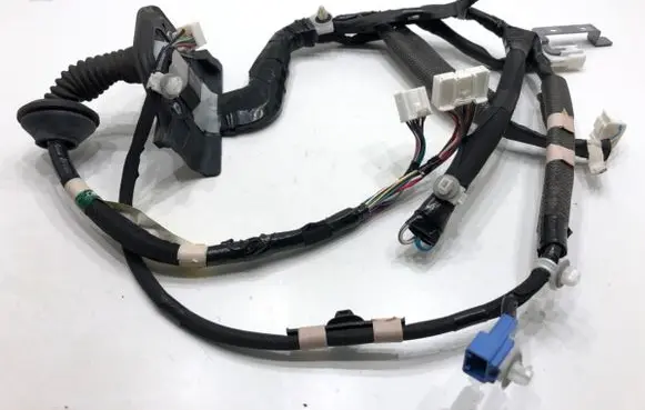 Lexus CT 200H Front door wiring loom 8215276200