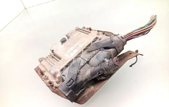Opel Astra H Engine control unit/module 0281011943