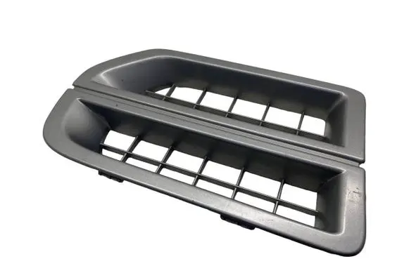 Land Rover Discovery 3 - LR3 Front grill JAK000064