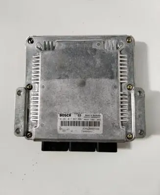 Volvo S40, V40 Engine control unit/module 8200233343 0281011087 1039S00576