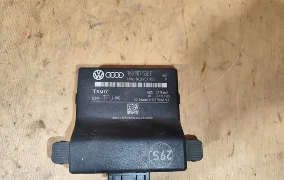 Volkswagen Touran I Gateway control module 1K0907530E 1K0907951