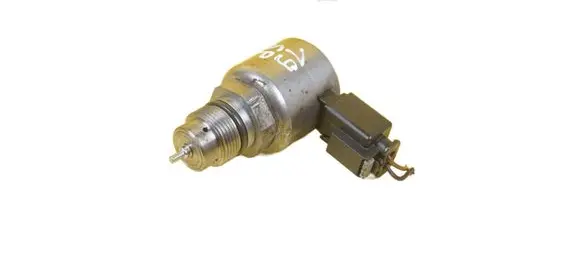 Mercedes-Benz E W212 Fuel pressure sensor 93077522A 651924