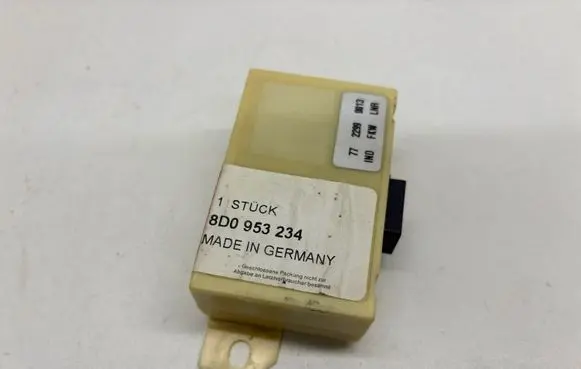 Audi Cabriolet B3 8G Immobilizer control unit/module 8D0953234