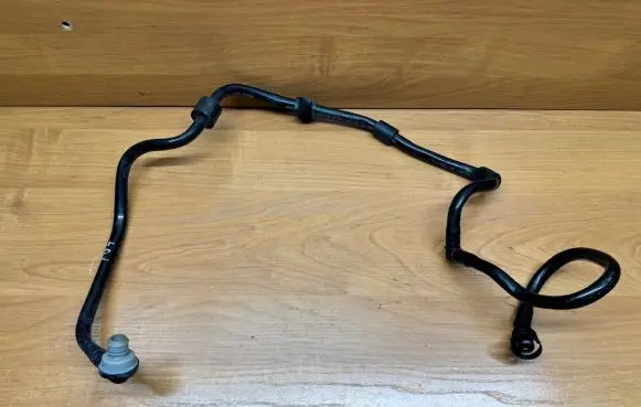 BMW 7 F01 F02 F03 F04 Vacuum line/pipe/hose 17765010
