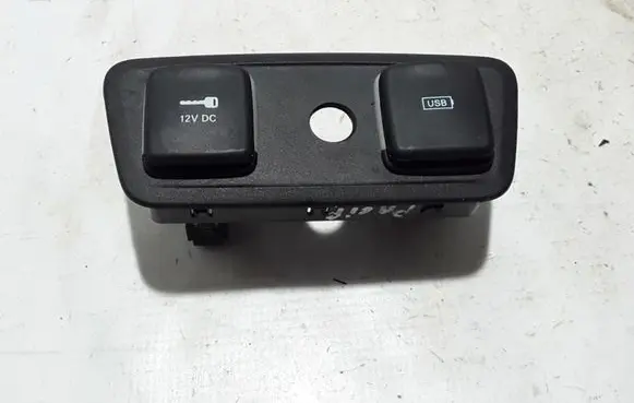 Chrysler Pacifica Cigarette lighter front 68229847AA