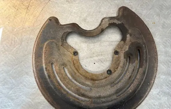 Renault Trafic II (X83) Rear brake disc plate dust cover 8200741119