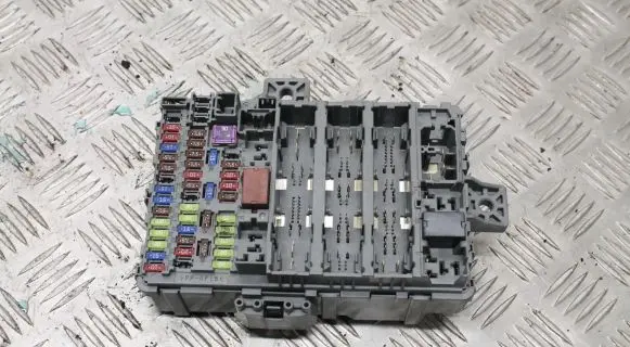 Honda Civic IX Fuse box set TV1E021