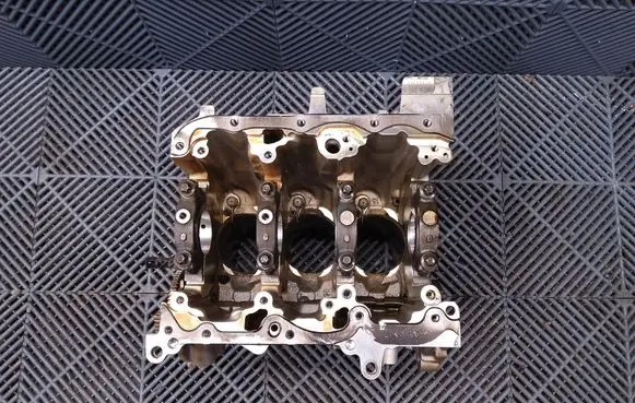 BMW 1 F40 Engine block 1025313 11111025313 B38A